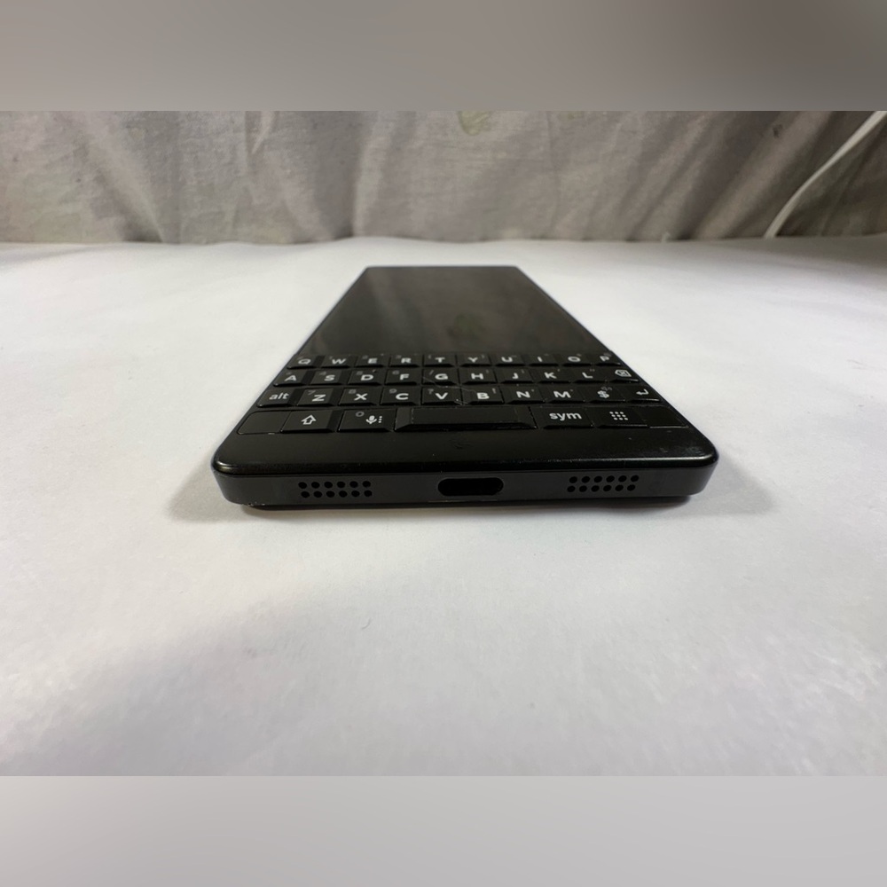 BlackBerry Key2 - Picture 2 of 6